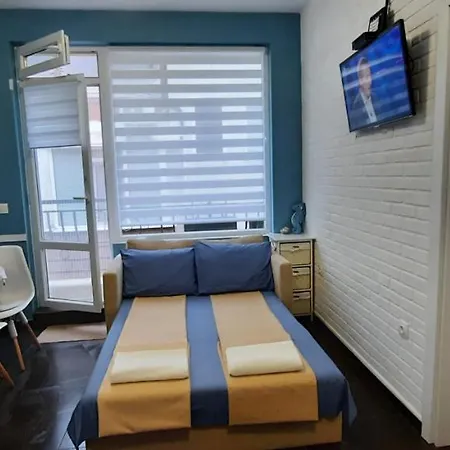 нава 8 Apartment Burgas